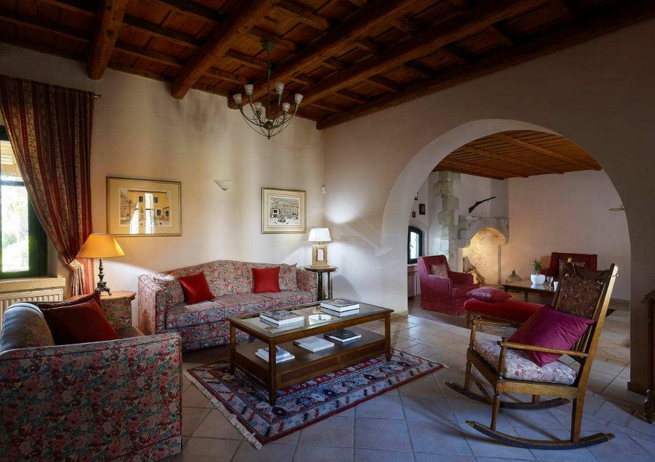 Dhafnes Castello Villa Daphnes - Private Pool & Whirlpool מראה חיצוני תמונה